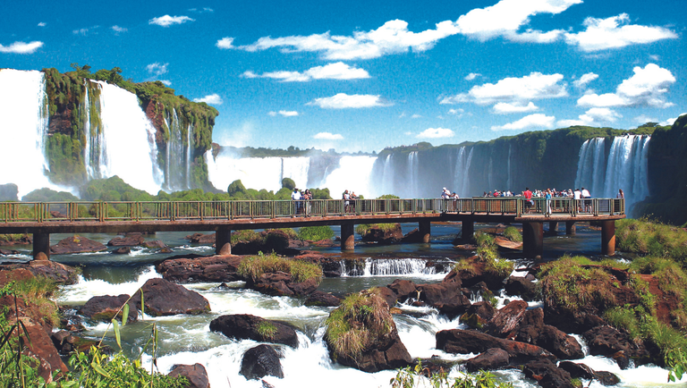 A cidade de Foz do Iguaçu (PR) é sede da 16ª Edição do Festival das Cataratas. Crédito: Arquivo MTur