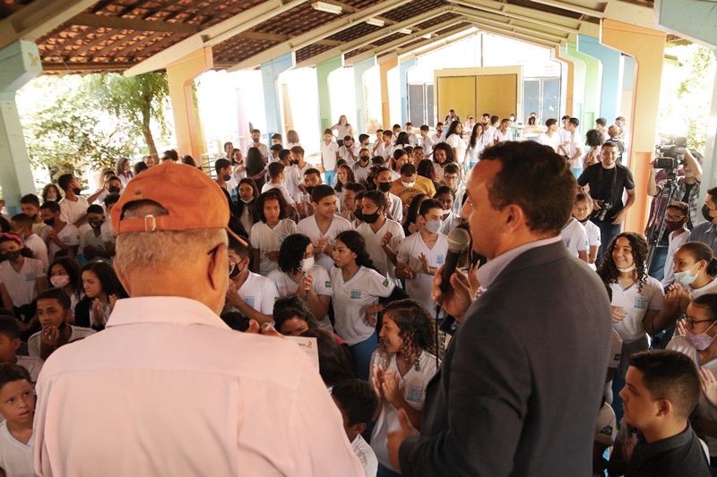 Prefeito Dr. Pessoa e o secretário de Educação Nouga Cardoso visitaram escola avaliada como a melhor do Brasil pelo Ideb. Fotos: Ascom Semec