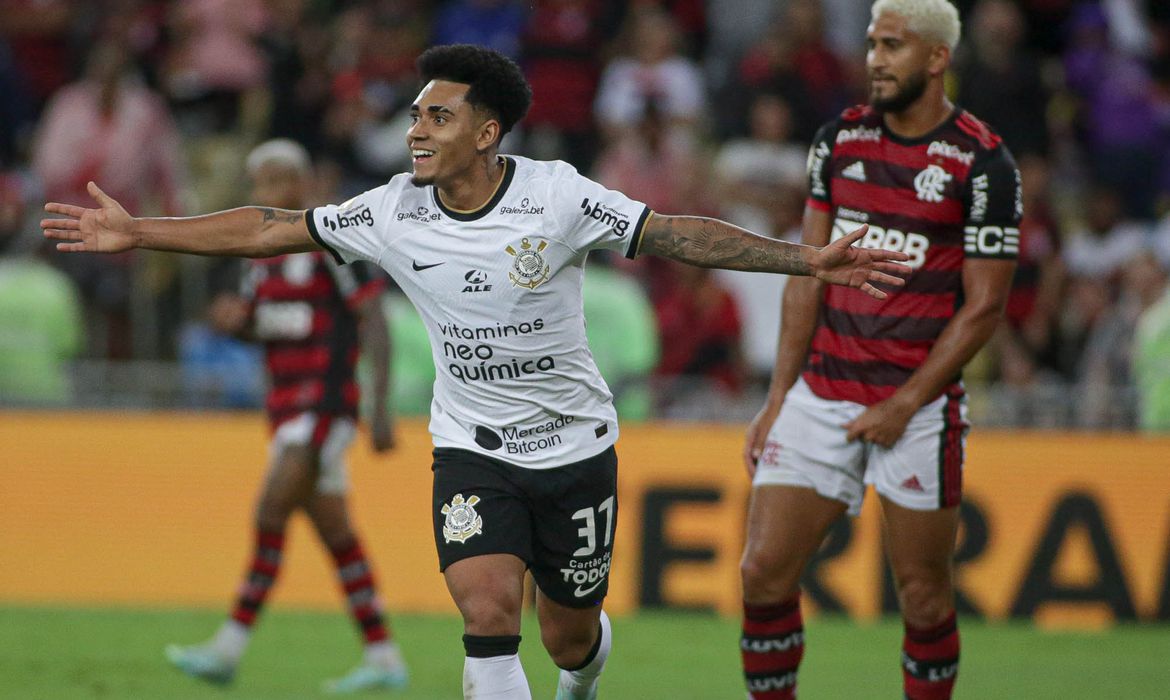 Corinthians bate o Palmeiras e conquista sua 4ª Libertadores