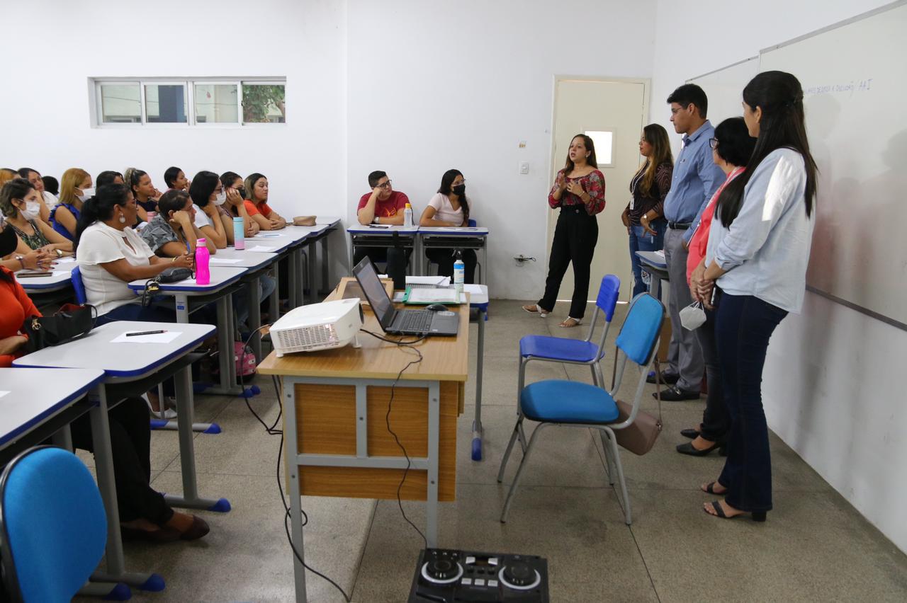 secretário executivo de Ensino da Semec, Reinaldo Ximenes, falou sobre o papel dos auxiliares no avanço da educação municipal