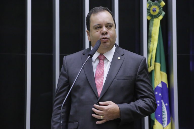 O relator da PEC, deputado Elmar Nascimento, vai elaborar texto que reflita o pensamento da maioria da Câmara. Foto: Paulo Sérgio/Câmara dos Deputados 