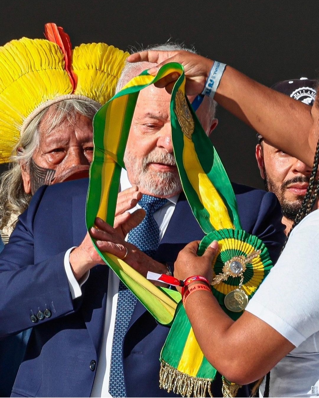 Lula recebeu a faixa do povo brasileiro já que o que era presidente viajou antes de terminar o mandato. (Foto: Ricardo Stuckert)