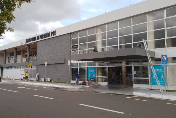 A fachada e parte interna do terminal de passageiros do aeroporto começam a ser mudadas para receberem mais turistas a partir do mês de março