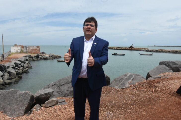 O governador Rafael Fonteles visitou o terminal pesqueiro e a região do Porto de Luís Correia, no litoral do Piauí; dentre outras obras em andamento.