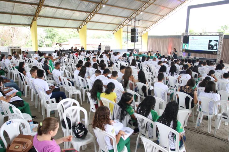 Estudantes da rede estadual do Piauí, além da qualidade do ensino, tiveram reforços por meio das aulas extras e das transmissões pelo canal Educação