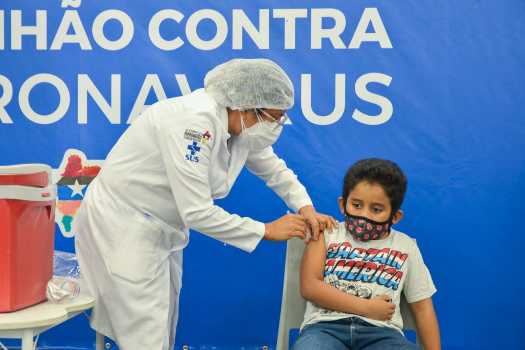 A vacinação de crianças foi decisiva para que o país evitasse que mais pessoas morressem vítima da Covid-19