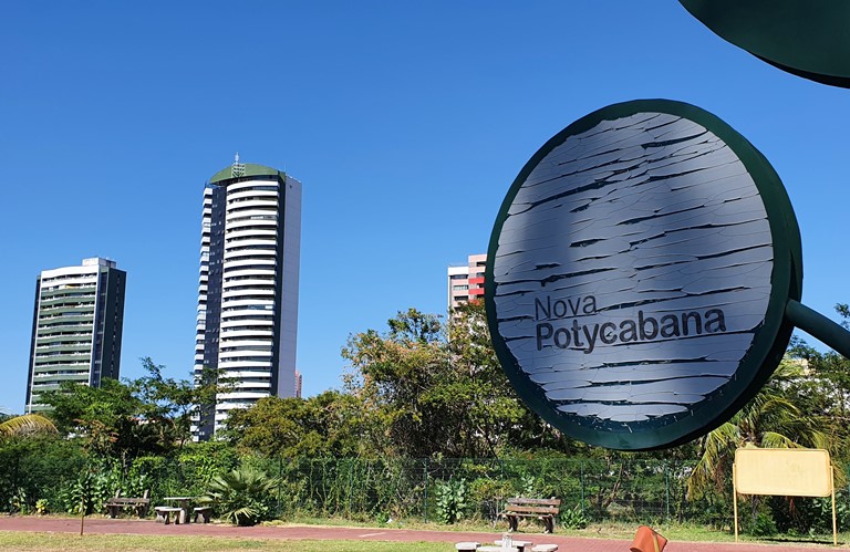 O Parque Potycabana no centro de Teresina é um espaço maravilhoso, que contribui muito com uma melhor qualidade de vida da população por ser espaço de lazer e de práticas desportivas. (Foto: Djalma Ba