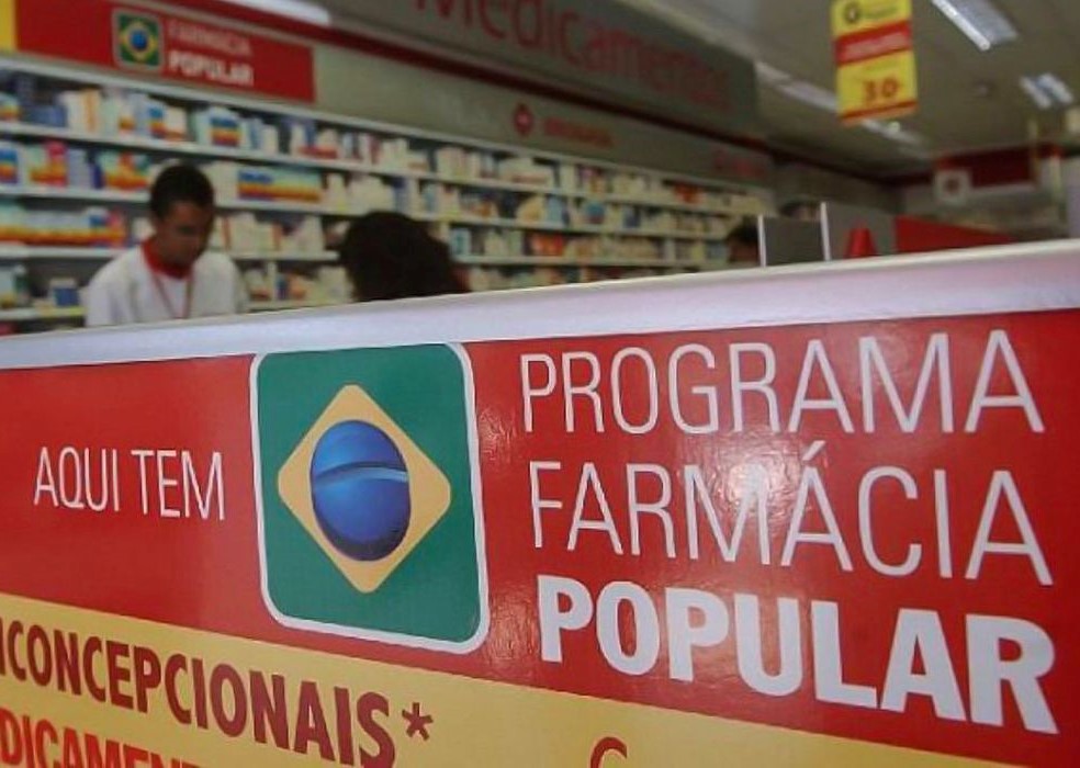 A partir de agora, os 55 milhões de brasileiros beneficiários do programa Bolsa Família poderão retirar gratuitamente todos os 40 medicamentos disponíveis no rol do Farmácia Popular