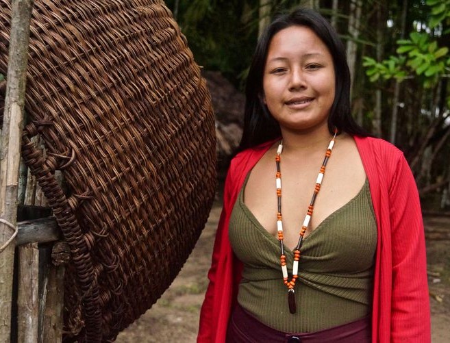 Uma das guardiãs é Elizangela Baré, líder da Associação das Mulheres Indígenas do Alto Rio Negro - Foto: Vik Birkbeck