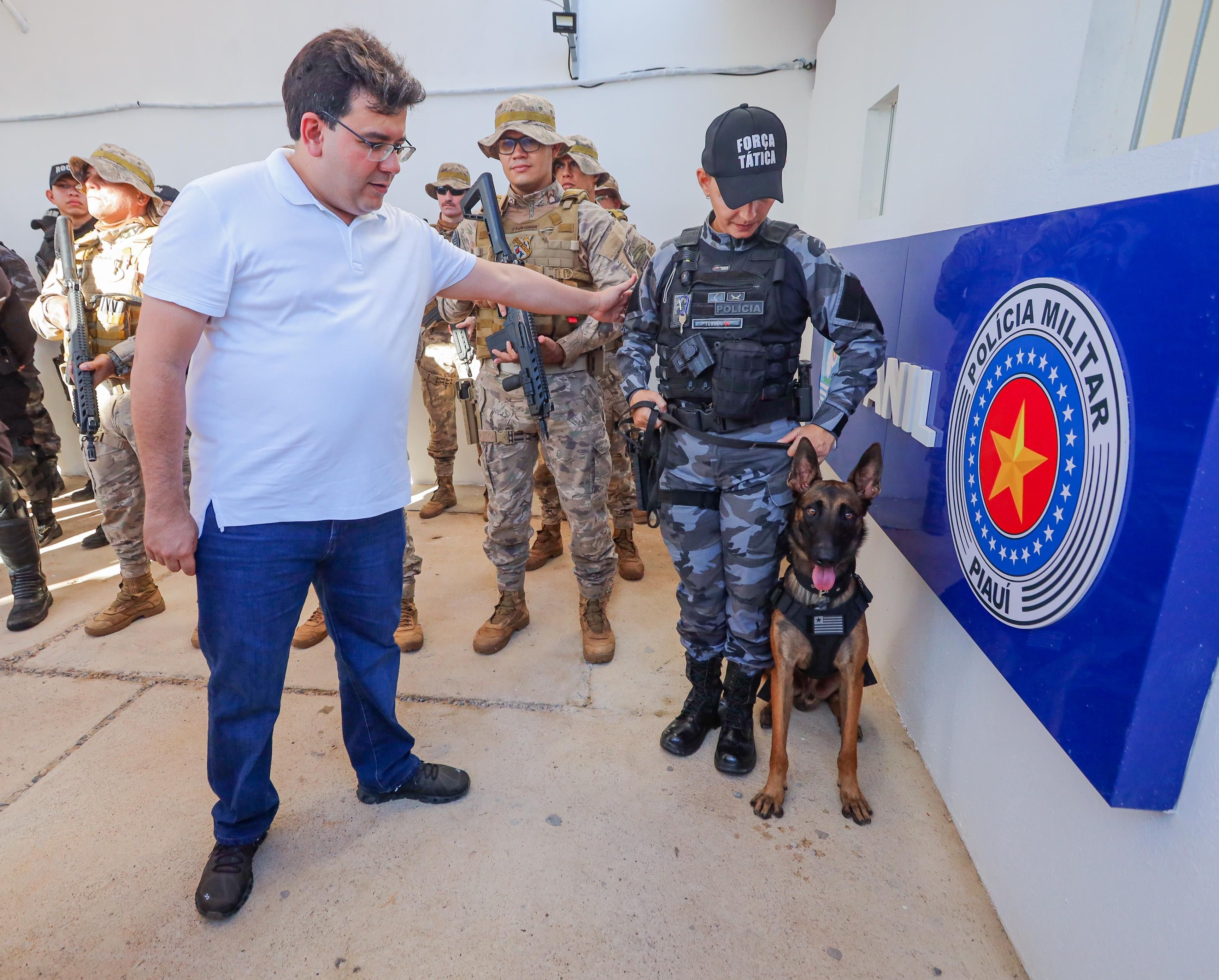 Governador Rafael Fonteles inaugura a nova sede do Batalhão da Polícia Militar, reforçando a segurança no município