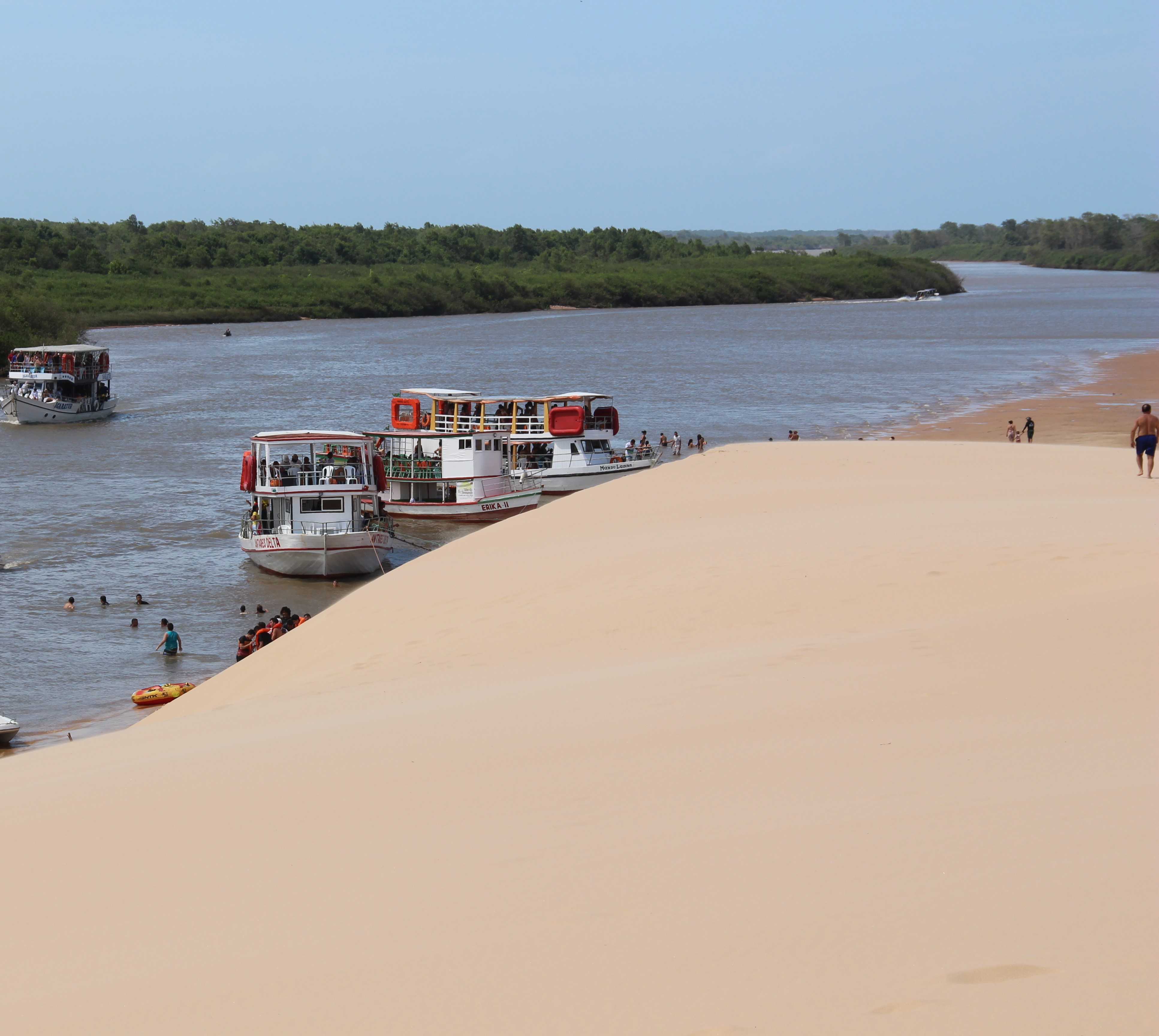 Delta do Parnaíba tem um dos passeios mais baratos do mundo por incluir no pacote três refeições no caso do turista que opta pela viagem de barco coletivo. (Foto: Djalma Batista/Jornalista)