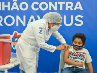 Pandemia completa três anos com crianças entre os mais vulneráveis diante da Covid-19