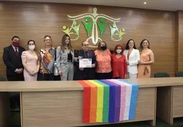 O Grupo Matizes entregou, nesta quarta-feira (23), o Selo Teresina Território Livre de LGBTQIfobia à Defensoria Pública do Piauí.
