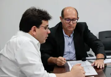 O governador Rafael e o presidente da Companhia Ferroviária do Piauí, José Augusto Nunes, trataram sobre o projeto de ampliação e melhoria do Metrô de Teresina