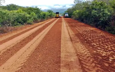 Governo recupera a rodovia Pi-140 que liga os municípios de Floriano e São Raimundo Nonato